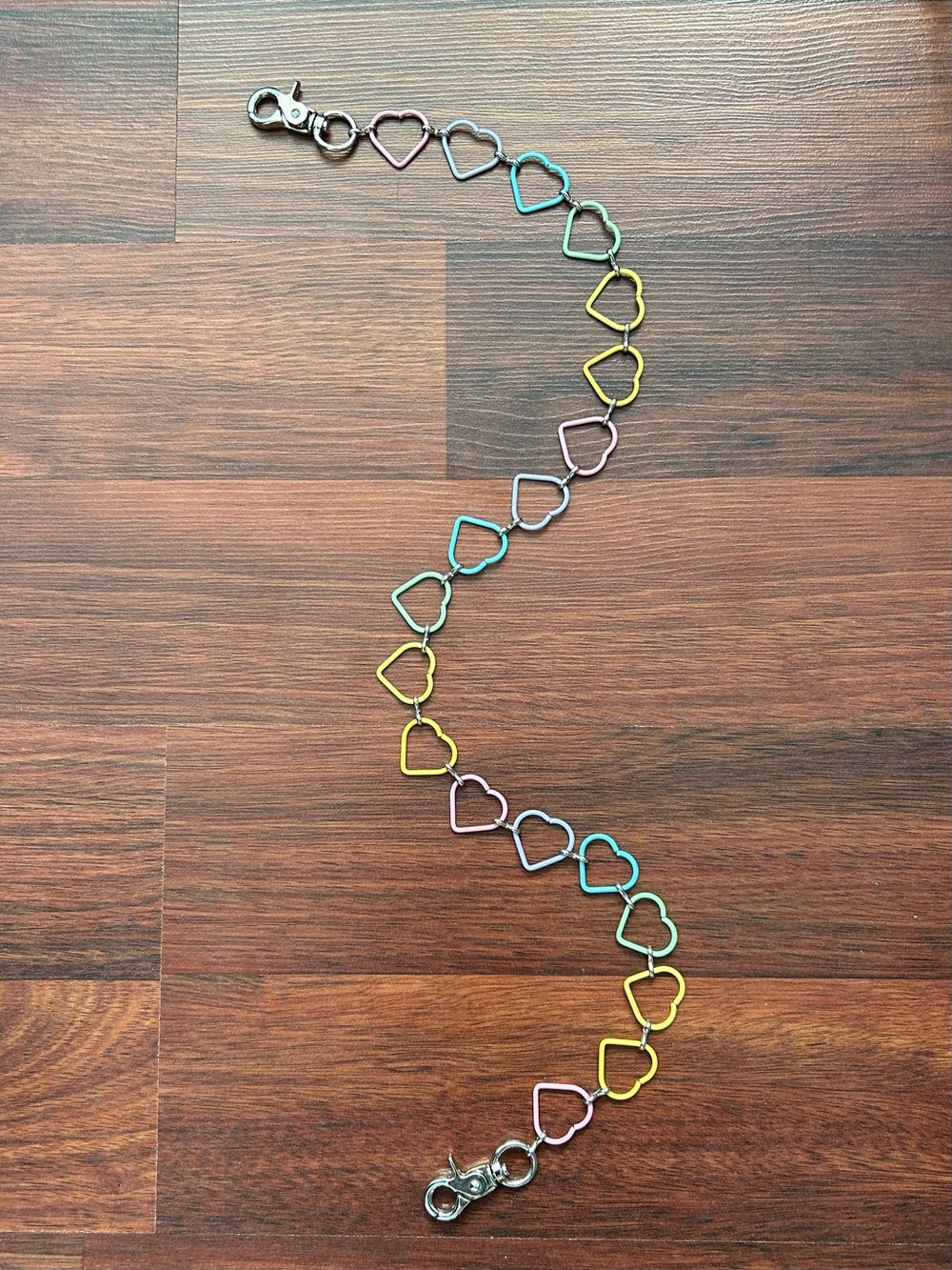 Pride rainbow metal hearts chain for bags/belt loops (NWOT)